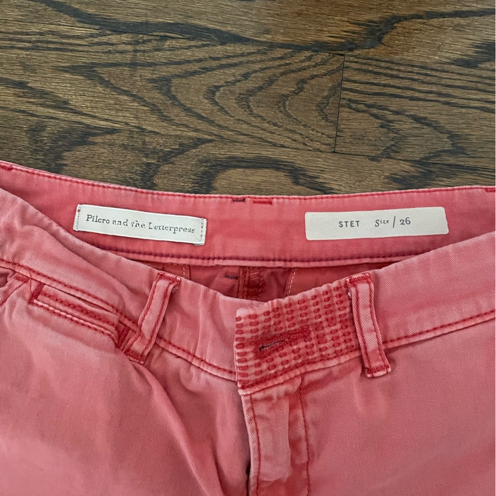 Pink cropped pants